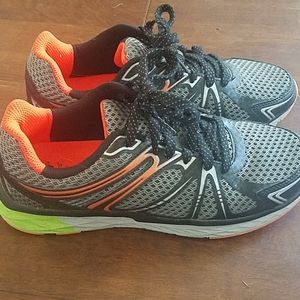 Mens running shoes
